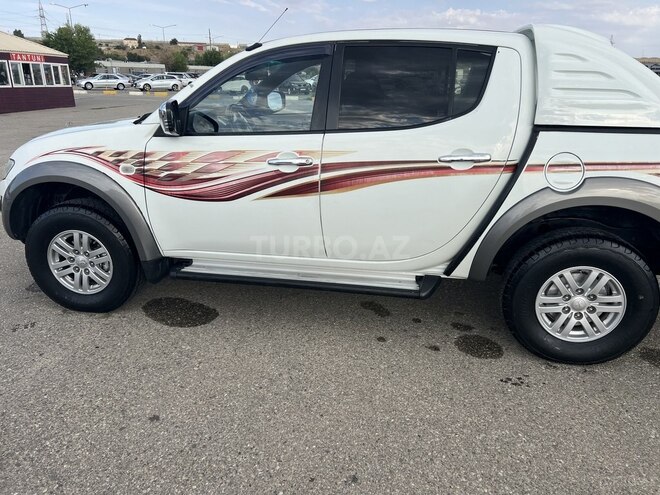Mitsubishi L200 2014, 287,000 km - 2.5 l - Göyçay