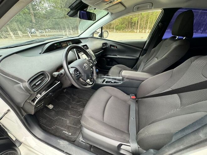 Toyota Prius 2019, 55,630 km - 1.8 l - Sumqayıt