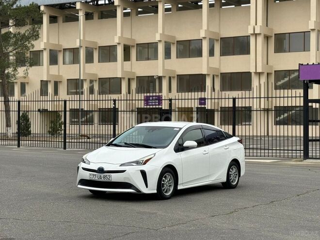 Toyota Prius 2019, 55,630 km - 1.8 l - Sumqayıt