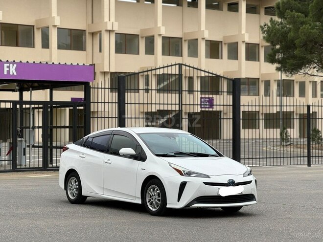 Toyota Prius 2019, 55,630 km - 1.8 l - Sumqayıt