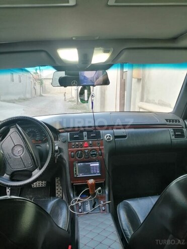 Mercedes E 240 1996, 465,406 km - 2.4 l - Bakı