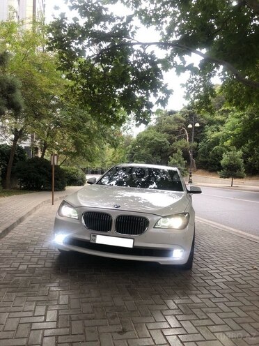 BMW 750 2009, 135,000 km - 4.4 л - Bakı