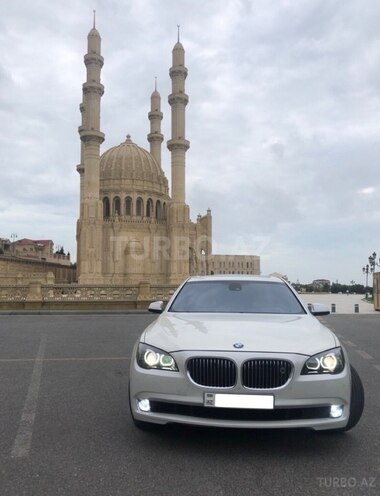 BMW 750 2009, 135,000 km - 4.4 л - Bakı
