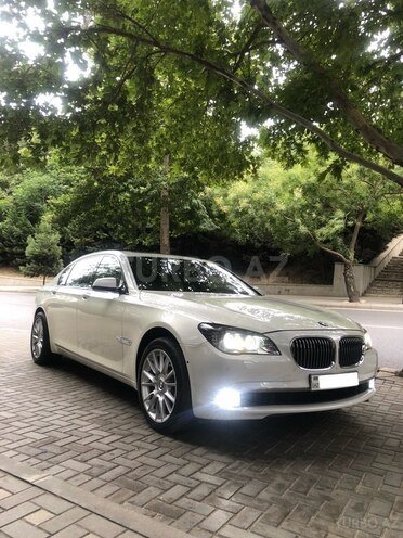 BMW 750 2009, 135,000 km - 4.4 л - Bakı