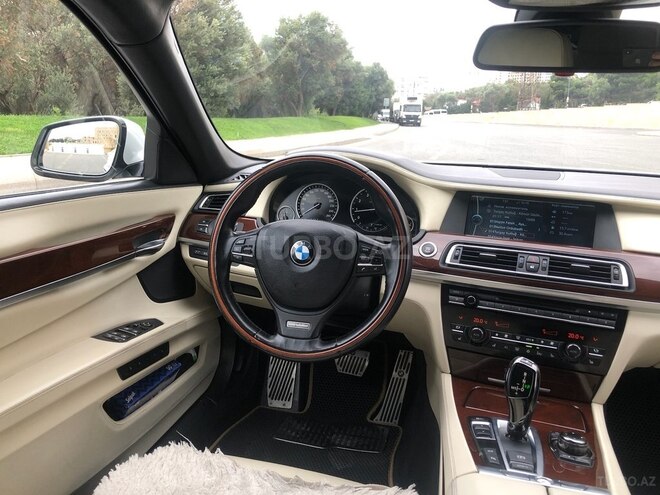 BMW 750 2009, 135,000 km - 4.4 л - Bakı