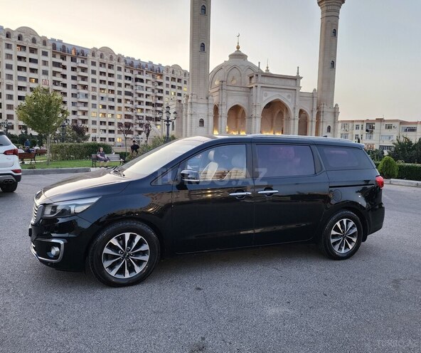 Kia Carnival 2015, 270,000 km - 2.2 l - Bakı