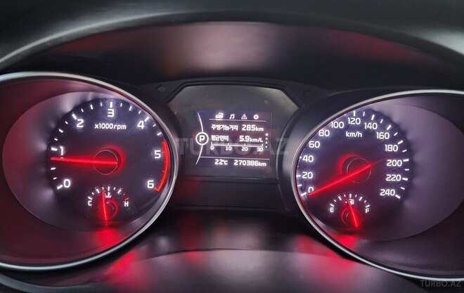 Kia Carnival 2015, 270,000 km - 2.2 l - Bakı