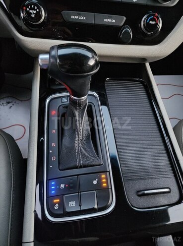 Kia Carnival 2015, 270,000 km - 2.2 l - Bakı