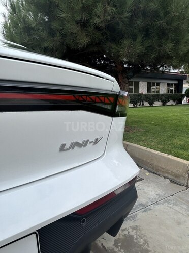 Changan Uni-V iDD	-3