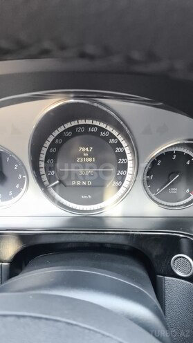 Mercedes E 220 d 2010, 231,880 km - 2.2 l - Bakı