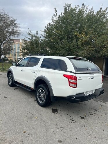 Mitsubishi L200 2015, 211,000 km - 2.5 l - Bakı