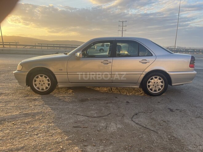 Mercedes C 200 2000, 278,000 km - 2.0 л - Bakı