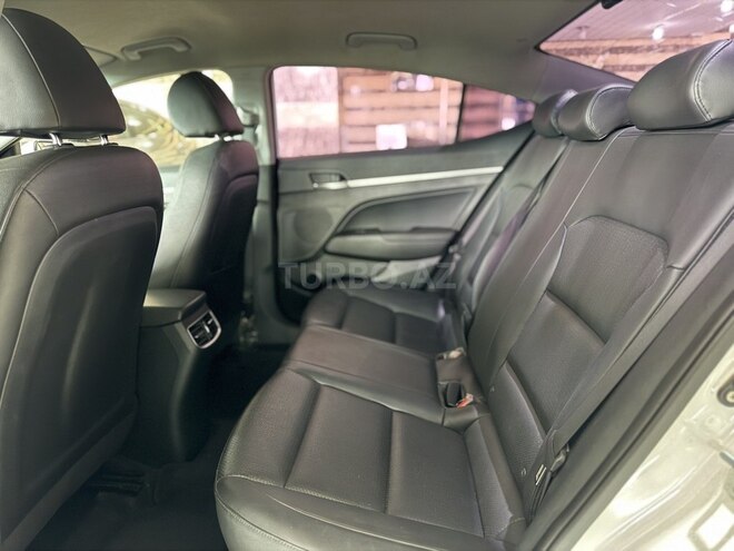 Hyundai Avante 2015, 226,000 km - 1.6 л - Bakı