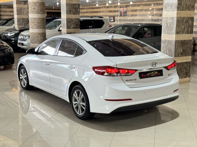 Hyundai Avante 2015, 226,000 km - 1.6 л - Bakı