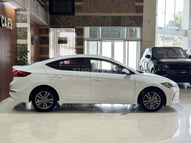 Hyundai Avante 2015, 226,000 km - 1.6 л - Bakı