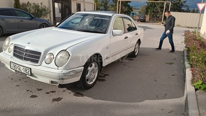 Mercedes E 220 d 1996, 254,780 km - 2.2 л - Bakı