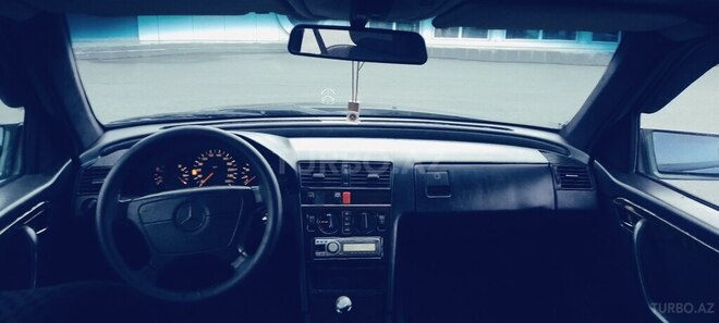 Mercedes C 220 1994, 532,451 km - 2.2 l - Qazax