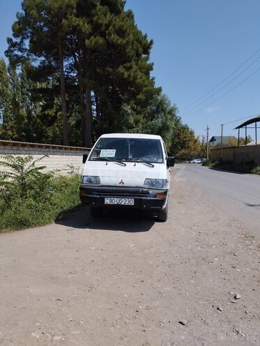Mitsubishi L300 2007, 558,455 km - 2.5 л - Yevlax