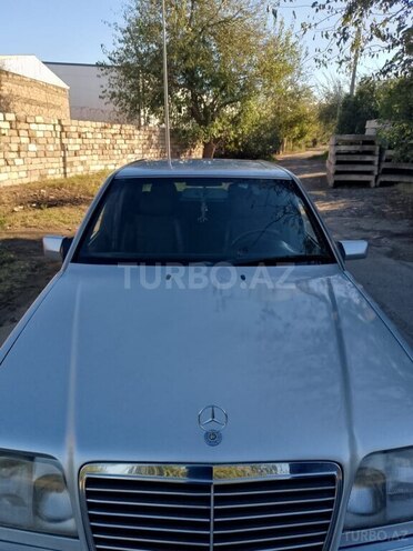 Mercedes E 320 1995, 300,000 km - 3.2 l - Gəncə
