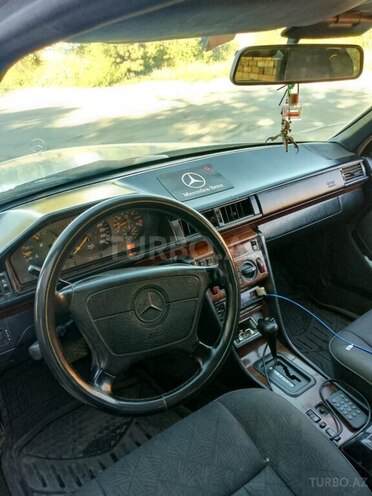 Mercedes E 320 1995, 300,000 km - 3.2 l - Gəncə