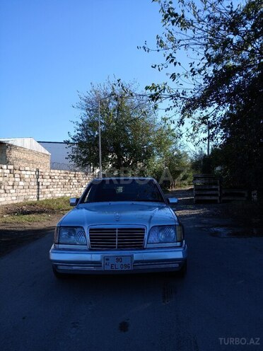 Mercedes E 320 1995, 300,000 km - 3.2 l - Gəncə