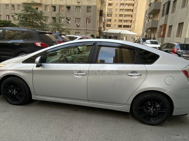Toyota Prius 2013, 286,000 km - 1.8 l - Bakı