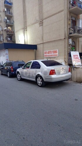 Volkswagen Bora 2000, 327,050 km - 1.6 l - Bakı