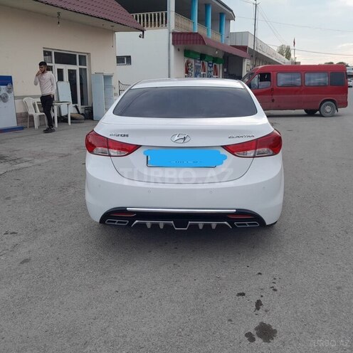 Hyundai Elantra 2011, 119,000 km - 1.6 l - Ucar