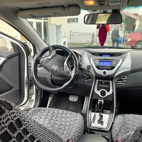 Hyundai Elantra 2011, 119,000 km - 1.6 l - Ucar