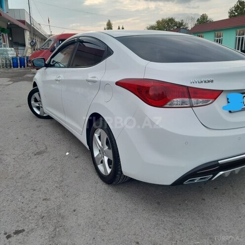 Hyundai Elantra 2011, 119,000 km - 1.6 l - Ucar