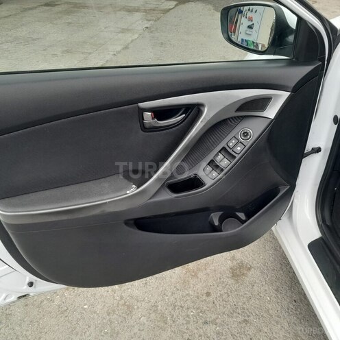 Hyundai Elantra 2011, 119,000 km - 1.6 l - Ucar