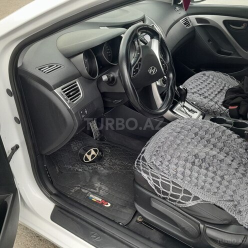 Hyundai Elantra 2011, 119,000 km - 1.6 l - Ucar