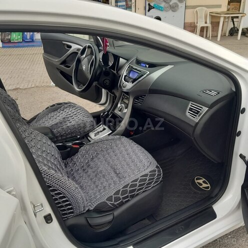 Hyundai Elantra 2011, 119,000 km - 1.6 l - Ucar