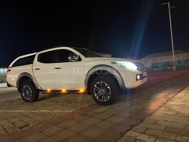 Mitsubishi L200 2015, 211,000 km - 2.5 l - Bakı