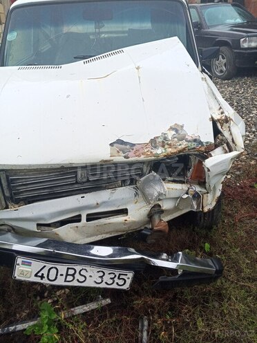 LADA (VAZ) 2105 1988, 98,000 km - 1.5 l - Quba