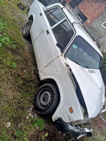 LADA (VAZ) 2105 1988, 98,000 km - 1.5 l - Quba