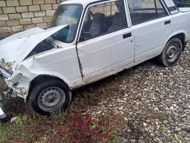 LADA (VAZ) 2105 1988, 98,000 km - 1.5 l - Quba
