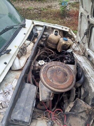 LADA (VAZ) 2105 1988, 98,000 km - 1.5 l - Quba