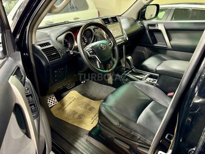 Toyota Land Cruiser Prado-17