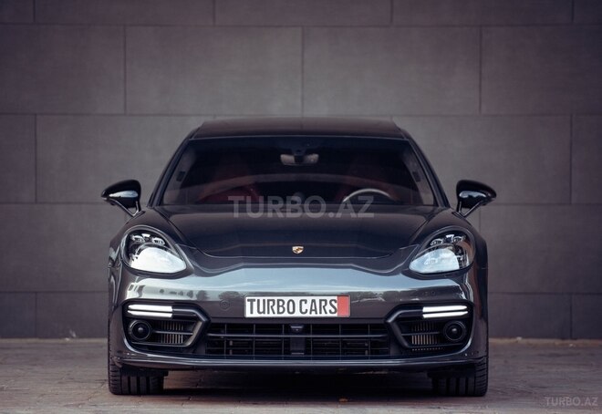 Porsche Panamera Turbo-1
