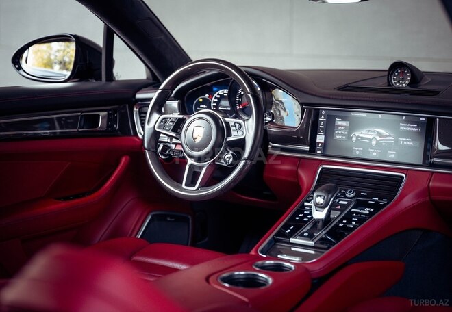Porsche Panamera Turbo-11
