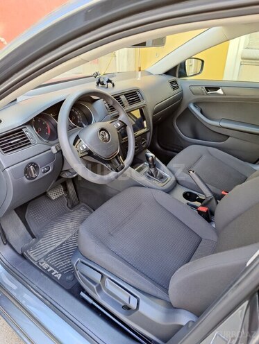 Volkswagen Jetta-7