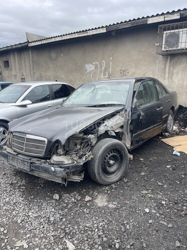 Mercedes E 230 1995, 245,000 km - 2.3 l - Sumqayıt