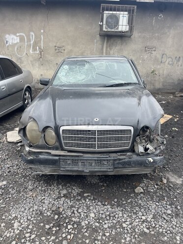 Mercedes E 230 1995, 245,000 km - 2.3 l - Sumqayıt