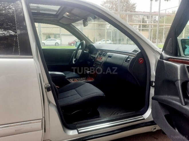Mercedes E 240 1999, 298,000 km - 2.4 л - Sumqayıt