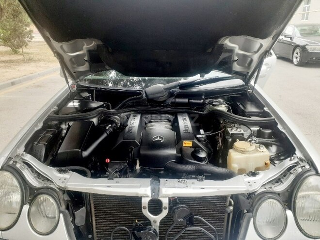 Mercedes E 240 1999, 298,000 km - 2.4 л - Sumqayıt