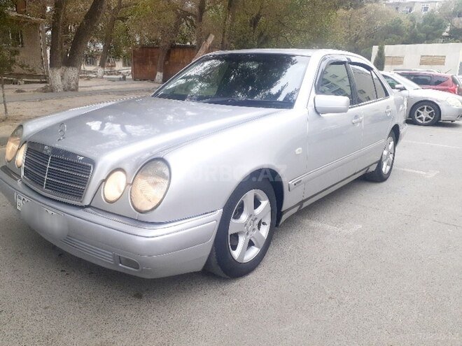 Mercedes E 240 1999, 298,000 km - 2.4 л - Sumqayıt