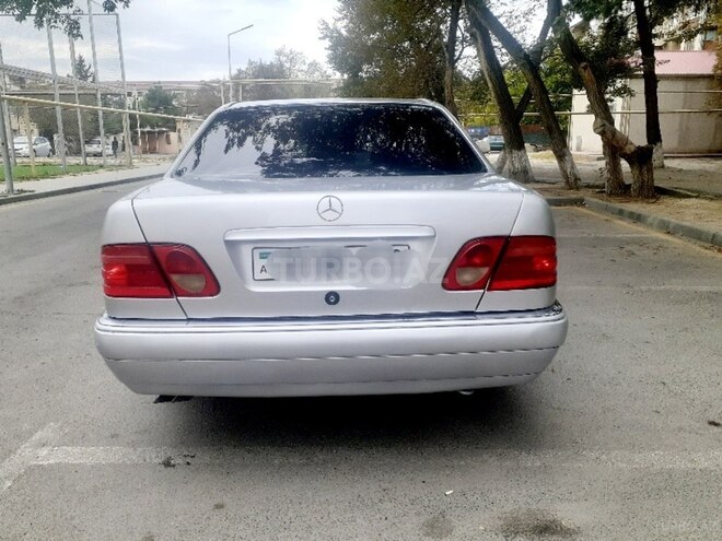 Mercedes E 240 1999, 298,000 km - 2.4 л - Sumqayıt