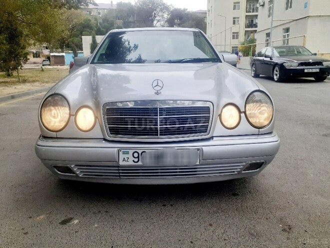 Mercedes E 240 1999, 298,000 km - 2.4 л - Sumqayıt