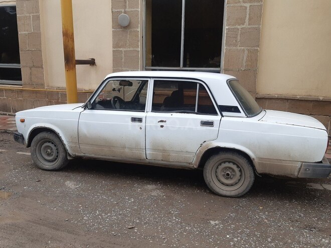 LADA (VAZ) 2107 1984, 99,456 km - 1.5 l - Salyan